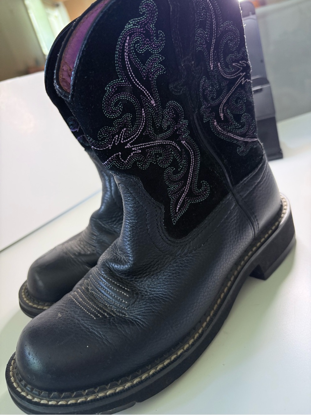 Ariat Fatbaby Black Leather Western Boots Sz 7B Embroidered